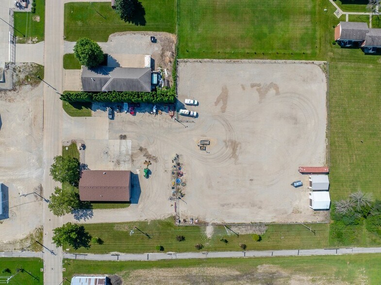 1301 Hildreth St, Charles City, IA à vendre - Photo de l’immeuble – Image 3 sur 37