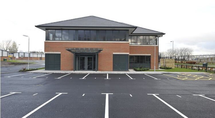 1 Earls Ct, Grangemouth à louer - Photo de l’immeuble – Image 2 sur 4