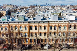 Plus de détails pour 1823 Cornelia St, Ridgewood, NY - Logement à vendre