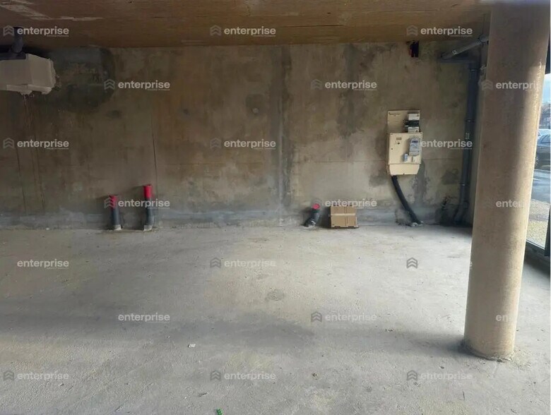Local commercial dans Margny-lès-Compiègne à louer - Photo de l’immeuble – Image 2 sur 5