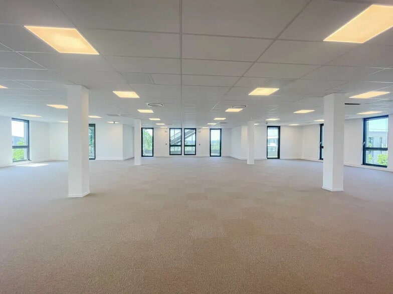 Bureau dans Aix-en-Provence à louer - Photo intérieure – Image 2 sur 7