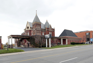 Plus de détails pour 621 King St W, Kitchener, ON - Local commercial à louer