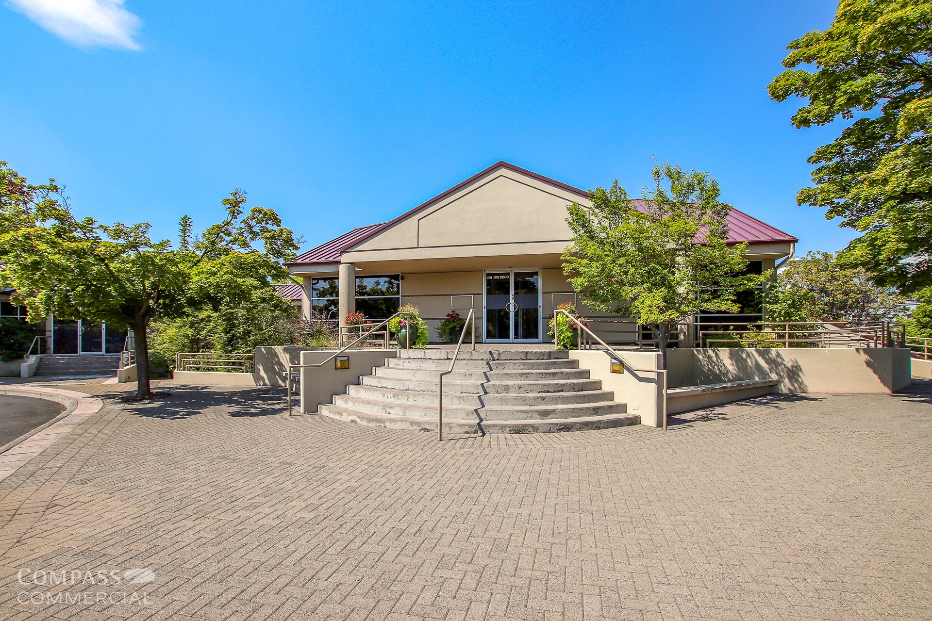 1151 NW Bond St, Bend, OR à louer Photo principale– Image 1 sur 6