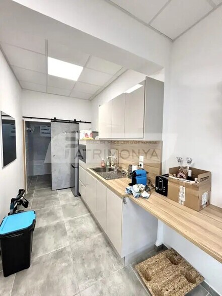 Local commercial dans Marseille à vendre - Photo de l’immeuble – Image 2 sur 5