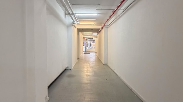 195 Bowery, New York, NY 10002 - Lot 1B -  - Photo intérieure - Image 1 of 4