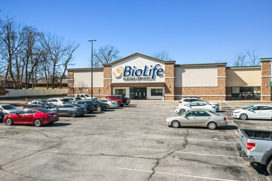 7521-7531 Watson Rd, Saint Louis, MO à vendre - Photo de l’immeuble – Image 2 sur 8