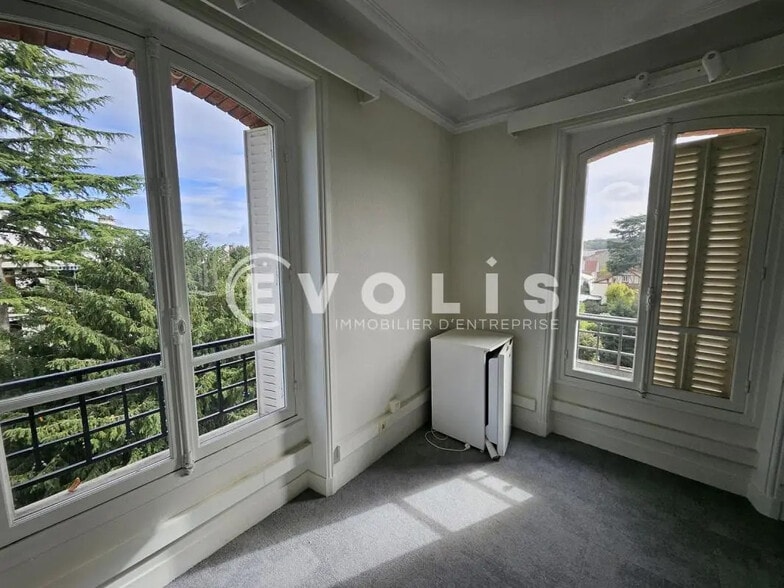 Bureau dans Bourg-la-Reine à louer - Photo de l’immeuble – Image 3 sur 20