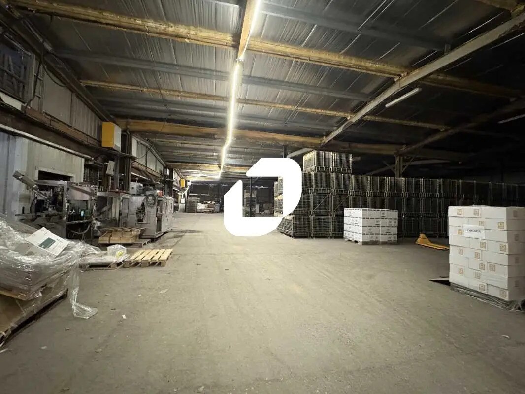 Industriel/Logistique dans Beychac-et-Caillau à louer Photo intérieure– Image 1 sur 14