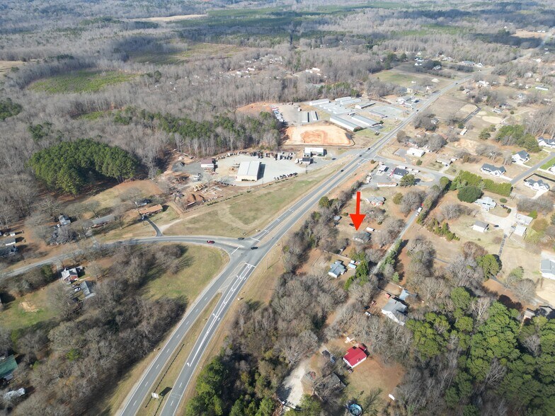 122 Julius Mac Rd, Stanley, NC à vendre - Photo de l’immeuble – Image 2 sur 16