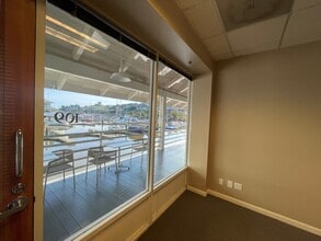 755-775 Baywood Dr, Petaluma, CA à louer Photo intérieure– Image 2 sur 4