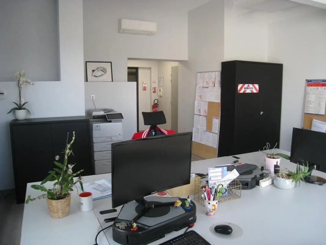 Bureau dans Aubagne à louer Photo de l’immeuble– Image 1 sur 6
