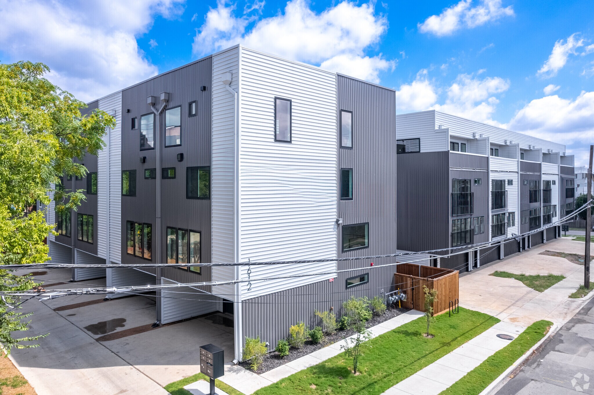 4701 San Jacinto St, Dallas, TX à vendre Photo principale– Image 1 sur 24