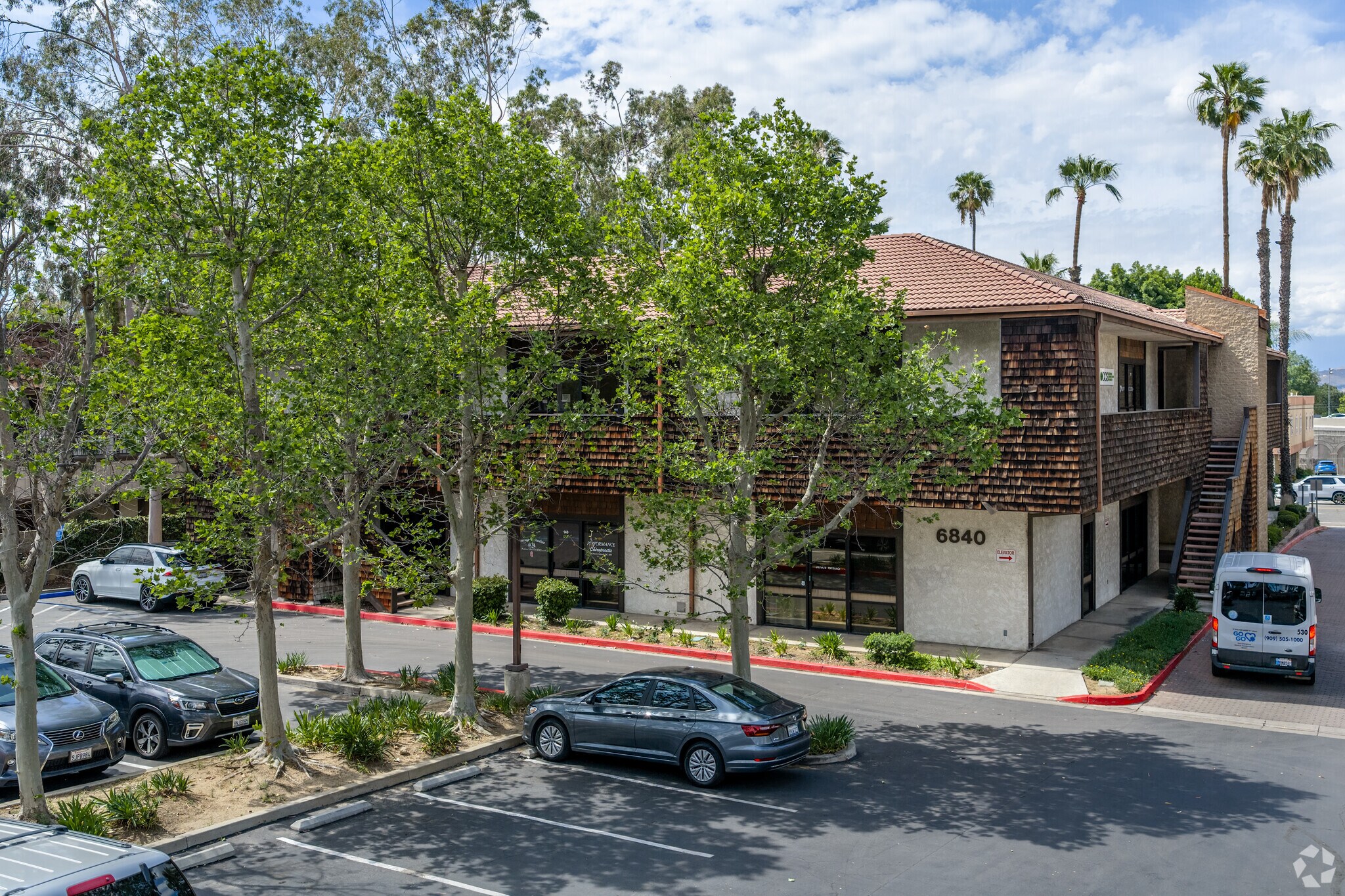 6840 Indiana Ave, Riverside, CA à louer Photo principale– Image 1 sur 5