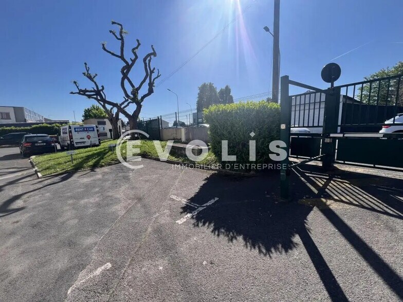 Bureau dans Fontenay-sous-Bois à louer - Photo de l’immeuble – Image 2 sur 20