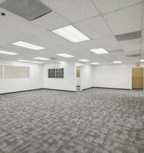 16307-16331 Arthur St, Cerritos, CA à louer Photo intérieure– Image 1 sur 3