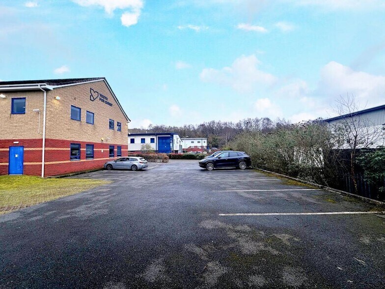 Coombswood Way, Halesowen à vendre - Photo de l’immeuble – Image 3 sur 17