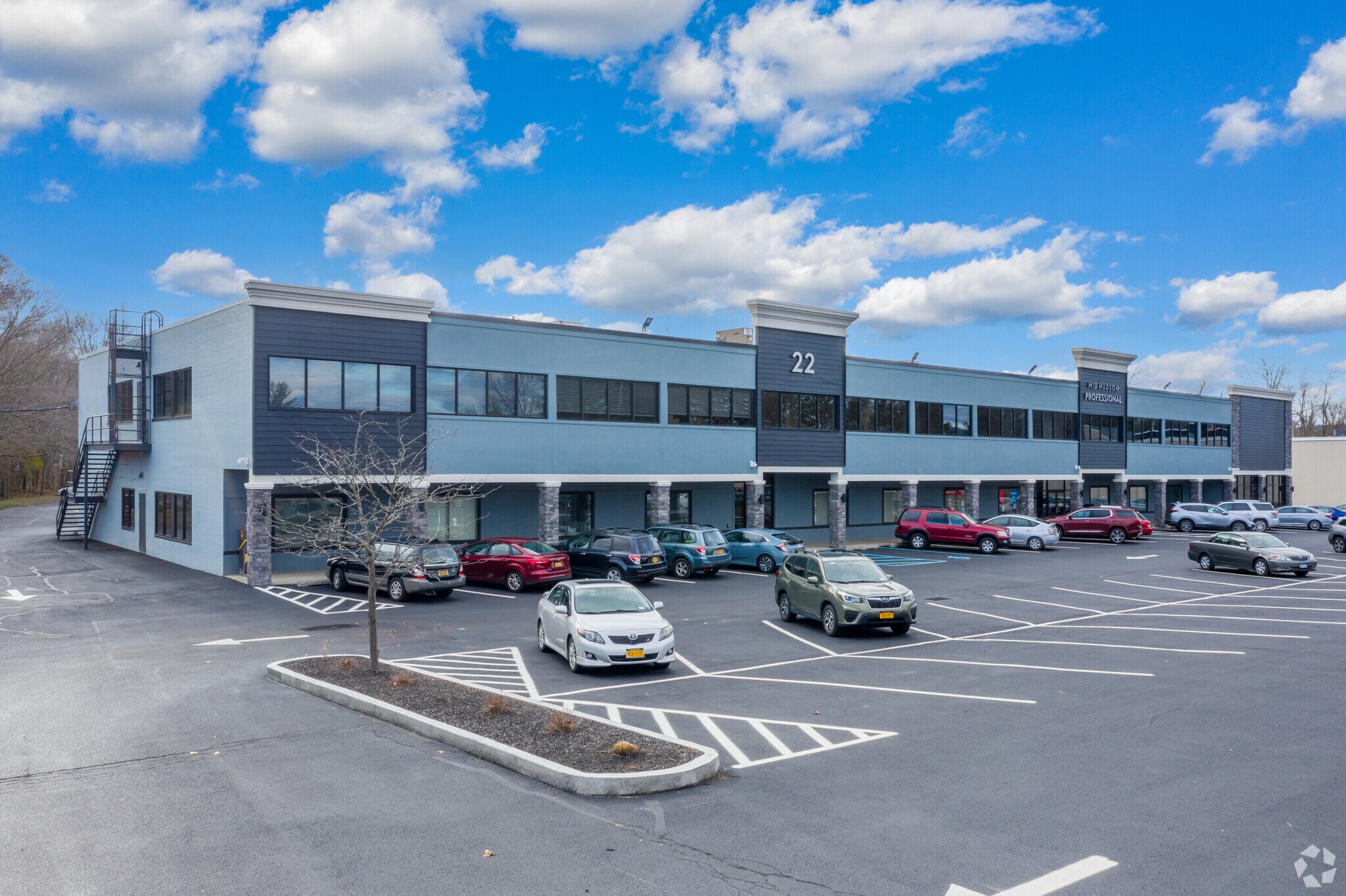 22 IBM Rd, Poughkeepsie, NY à vendre Photo principale– Image 1 sur 26