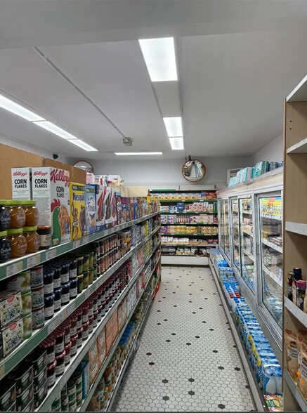 Local commercial dans Boulogne-Billancourt à vendre - Photo de l’immeuble – Image 2 sur 8