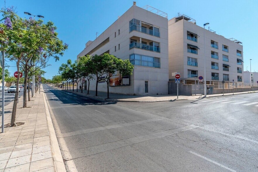 Local commercial dans Santa Pola à louer - Photo de l’immeuble – Image 1 sur 1