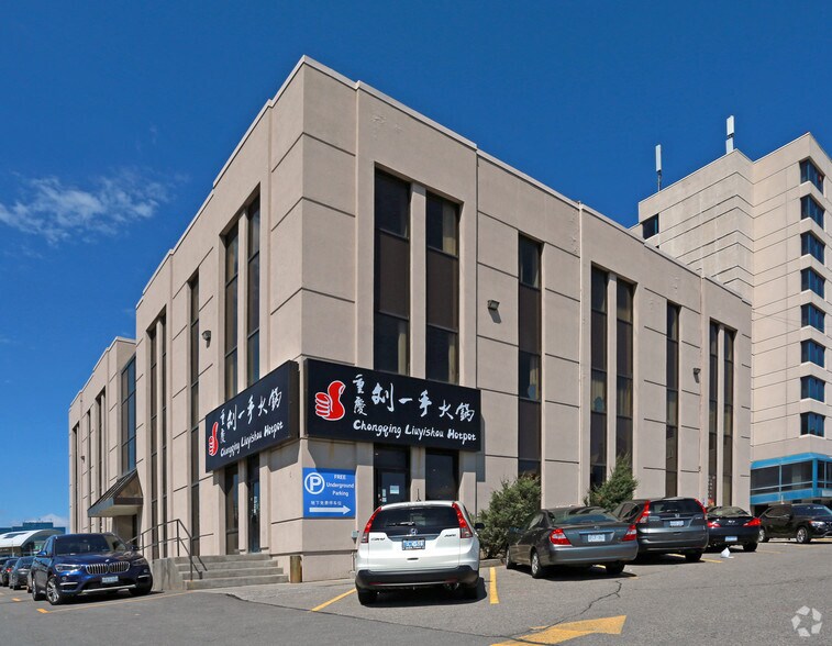 650 Hwy-7, Richmond Hill, ON à louer - Photo de l’immeuble – Image 3 sur 5