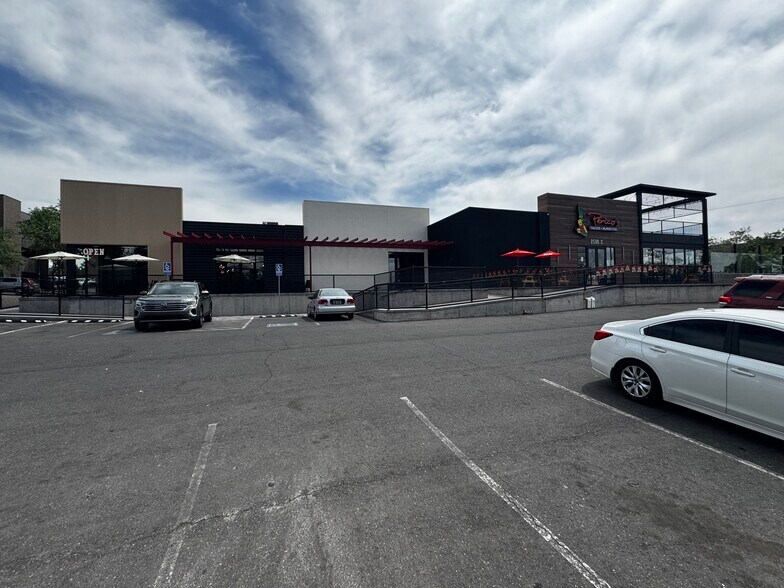 2500 Yale Blvd SE, Albuquerque, NM à louer - Photo de l’immeuble – Image 3 sur 14