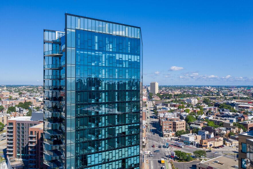 730 N Milwaukee Ave, Chicago, IL à louer - Photo de l’immeuble – Image 3 sur 72