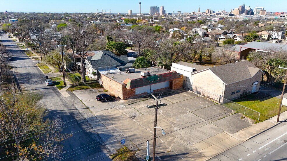 1136 E Grayson St, San Antonio, TX à vendre - Photo de l’immeuble – Image 1 sur 12