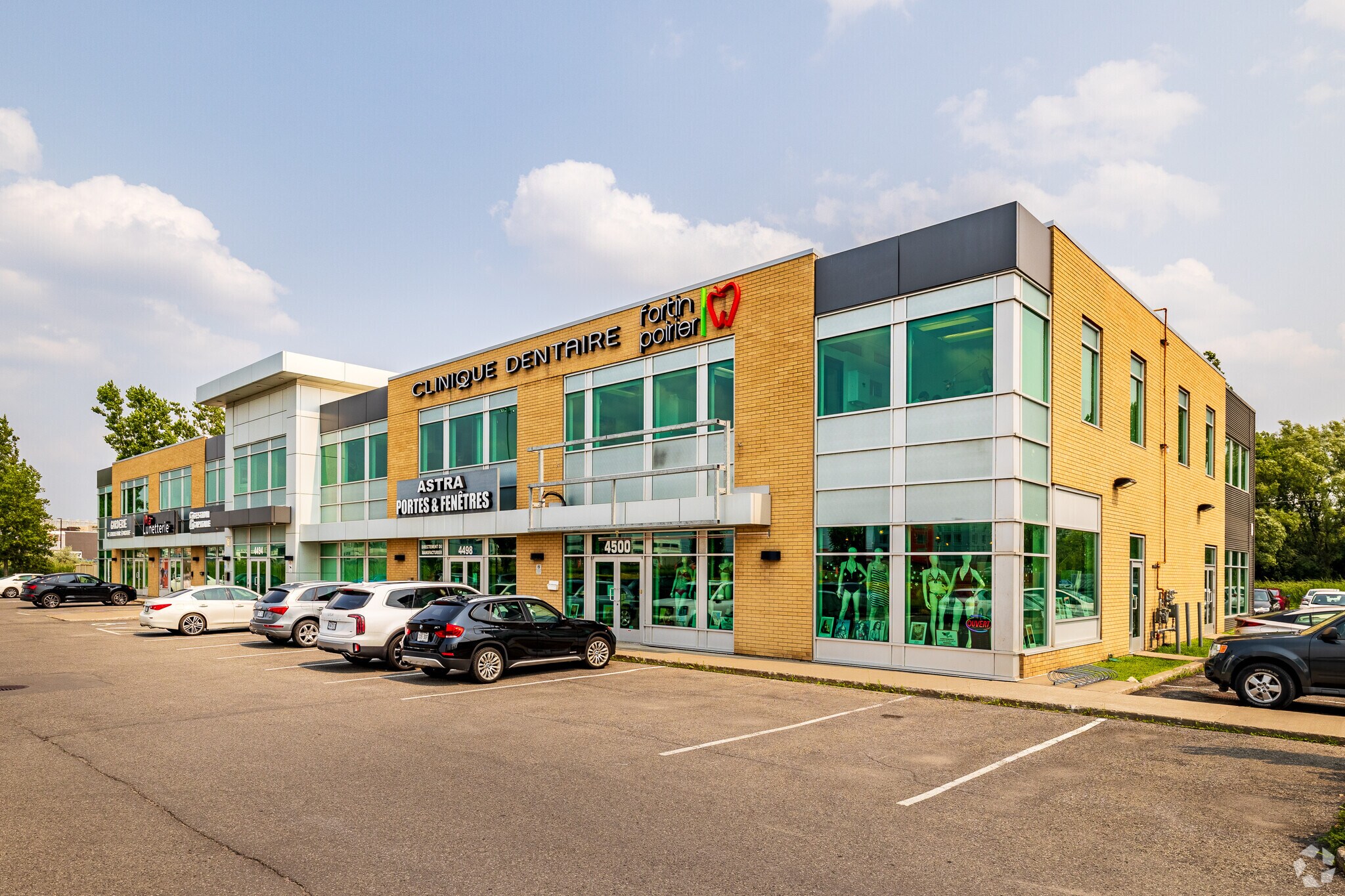 4488-4500 Hwy 440, Laval, QC à vendre Photo principale– Image 1 sur 6