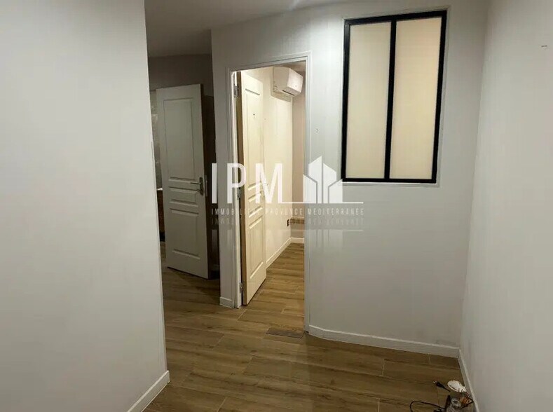 510 Avenue De Jouques, Aubagne à vendre - Photo de l’immeuble – Image 3 sur 5