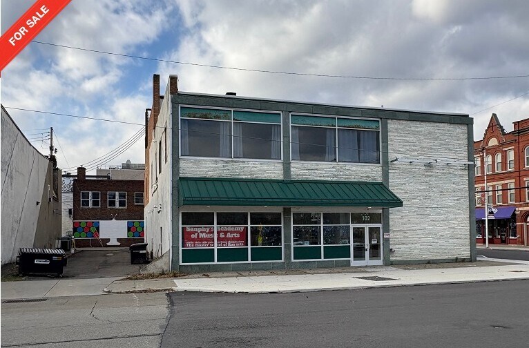 102 Desmond St, Sayre, PA à vendre - Photo principale – Image 1 sur 7
