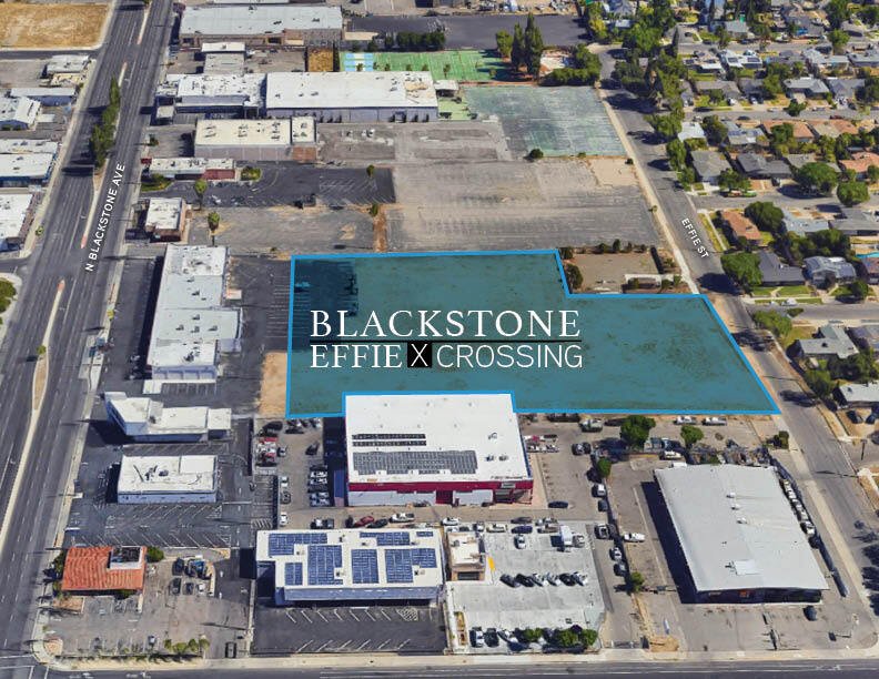 4672 N Blackstone Ave, Fresno, CA à vendre Photo de l’immeuble– Image 1 sur 3