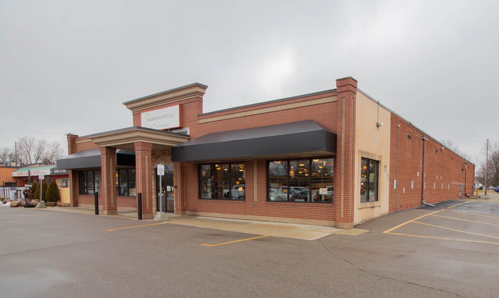 4209-4217 Portage Rd, Kalamazoo, MI à louer Photo principale– Image 1 sur 6