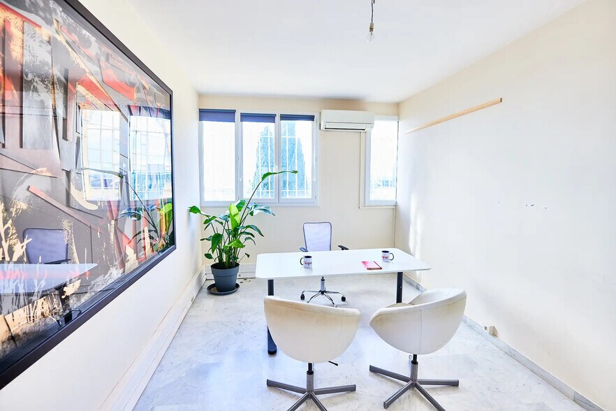 Bureau dans Marseille à louer - Photo de l’immeuble – Image 2 sur 4