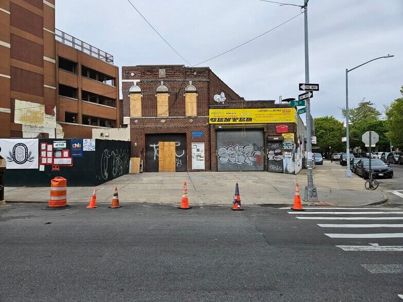 1301 36th St, Brooklyn, NY à vendre - Photo principale – Image 1 sur 1