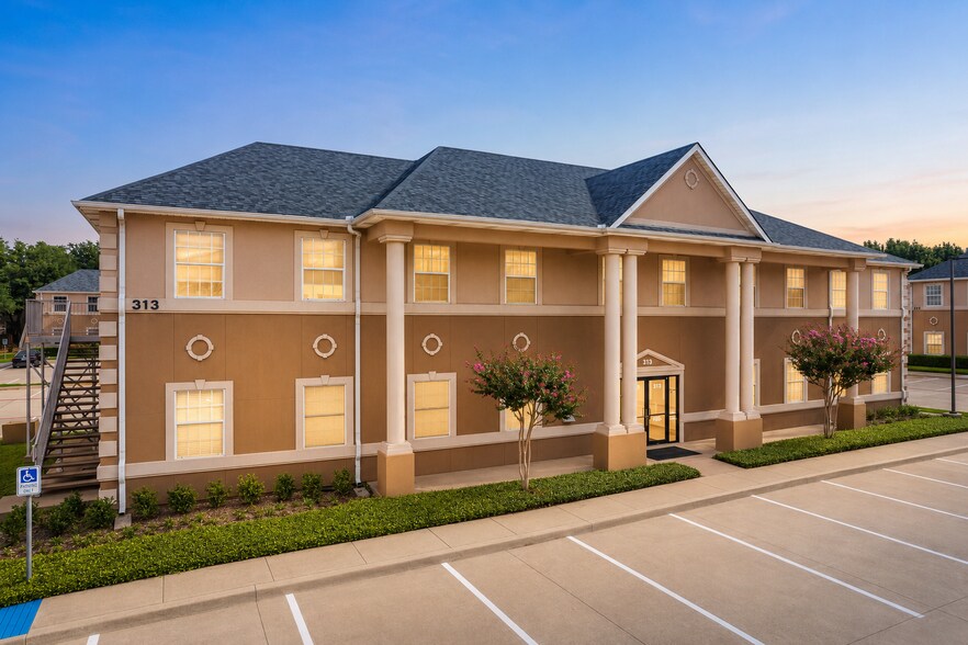 305 S Jupiter Rd, Allen, TX à louer - Photo de l’immeuble – Image 2 sur 6
