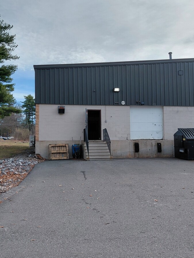 11 Industrial Way, Salem, NH 03079 - Lot 1 -  - Photo intérieure - Image 1 of 6