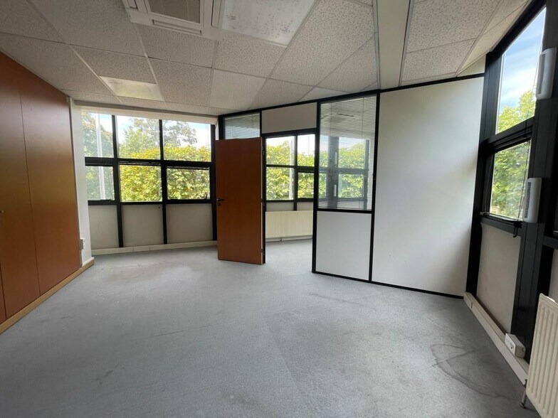 Bureau dans Champigny-sur-Marne à louer - Photo intérieure – Image 2 sur 11