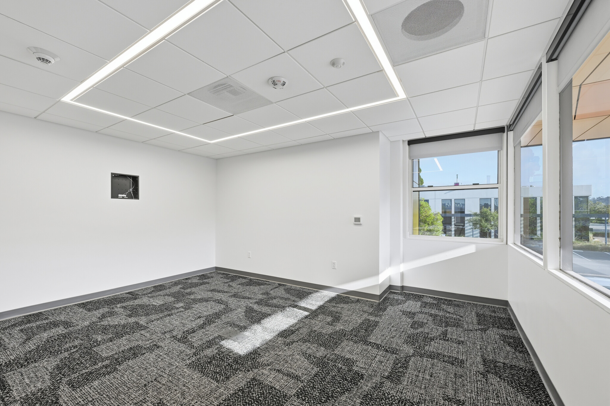 11555 Sorrento Valley Rd, San Diego, CA à louer Photo intérieure– Image 1 sur 11