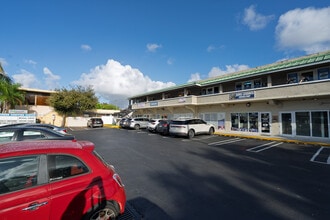 2301-2319 NW 7th St, Miami, FL à louer Photo de l’immeuble– Image 2 sur 8