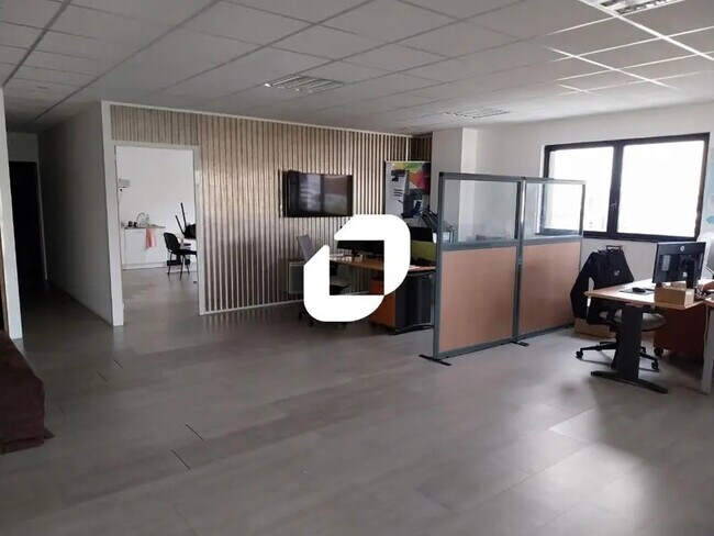 Plus de détails pour Bureau à louer