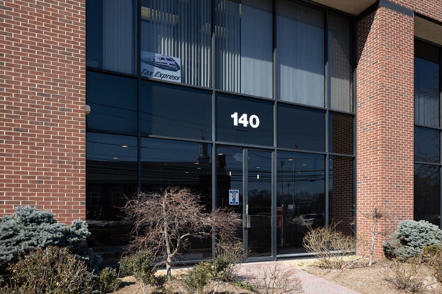 140 Mountain Ave, Springfield, NJ à louer - Photo de l’immeuble – Image 2 sur 4
