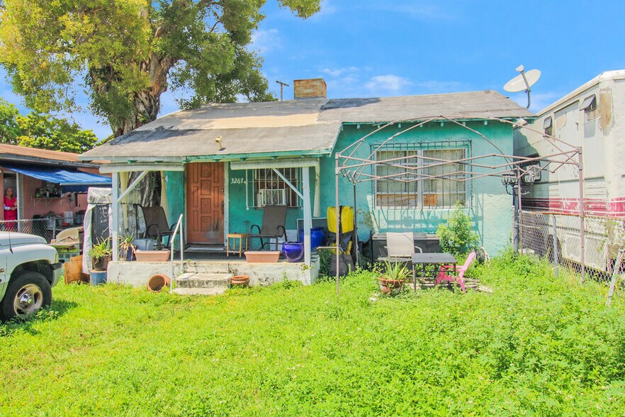 3270 NW 36 Street, Miami, FL à vendre - Photo de l’immeuble – Image 3 sur 8