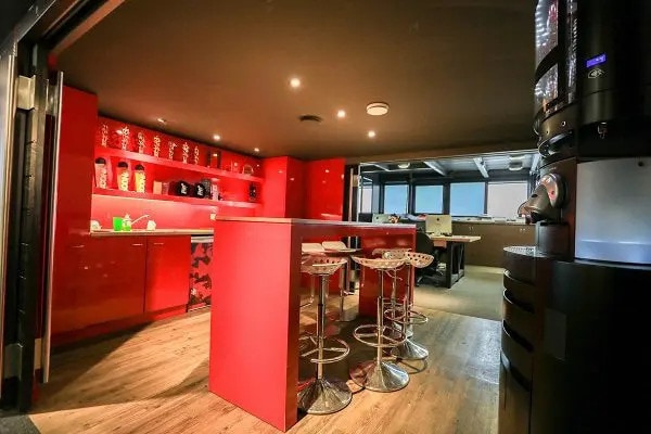 Bureau dans Clichy à louer - Photo de l’immeuble – Image 3 sur 15