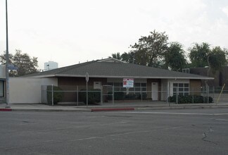 Plus de détails pour 2430-2434 Calaveras St, Fresno, CA - Bureau/Médical à louer