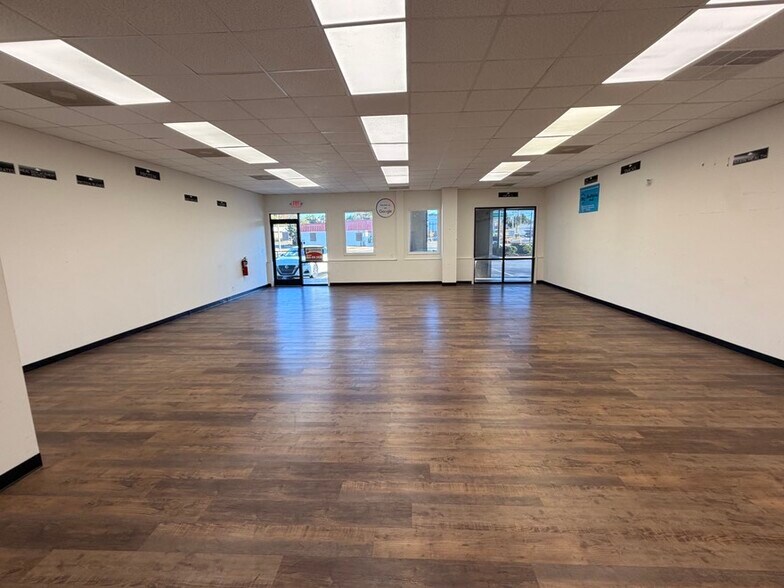 475-477 Haywood Rd, Greenville, SC à louer - Photo de l’immeuble – Image 1 sur 7