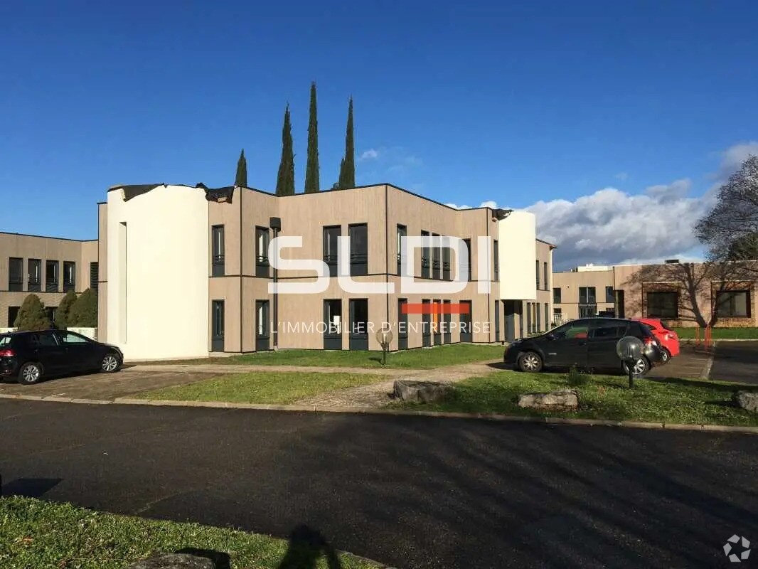 33 Avenue Du Docteur Georges Lévy, Vénissieux à louer Photo principale– Image 1 sur 16