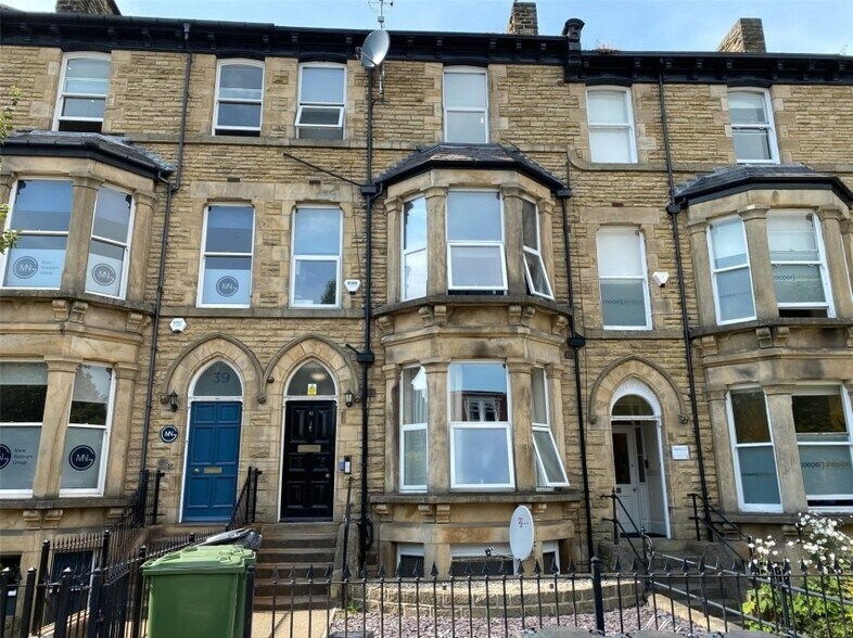 East Parade Parade, Harrogate à vendre - Photo principale – Image 1 sur 29