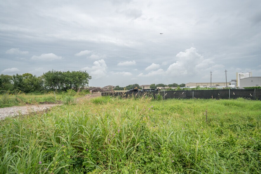2207 Genoa Red Bluff Rd, Pasadena, TX à vendre - Photo de la construction – Image 3 sur 3