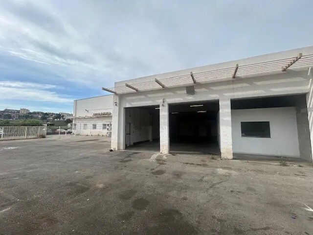 Local d’activités dans Marseille à louer - Photo de l’immeuble – Image 1 sur 7