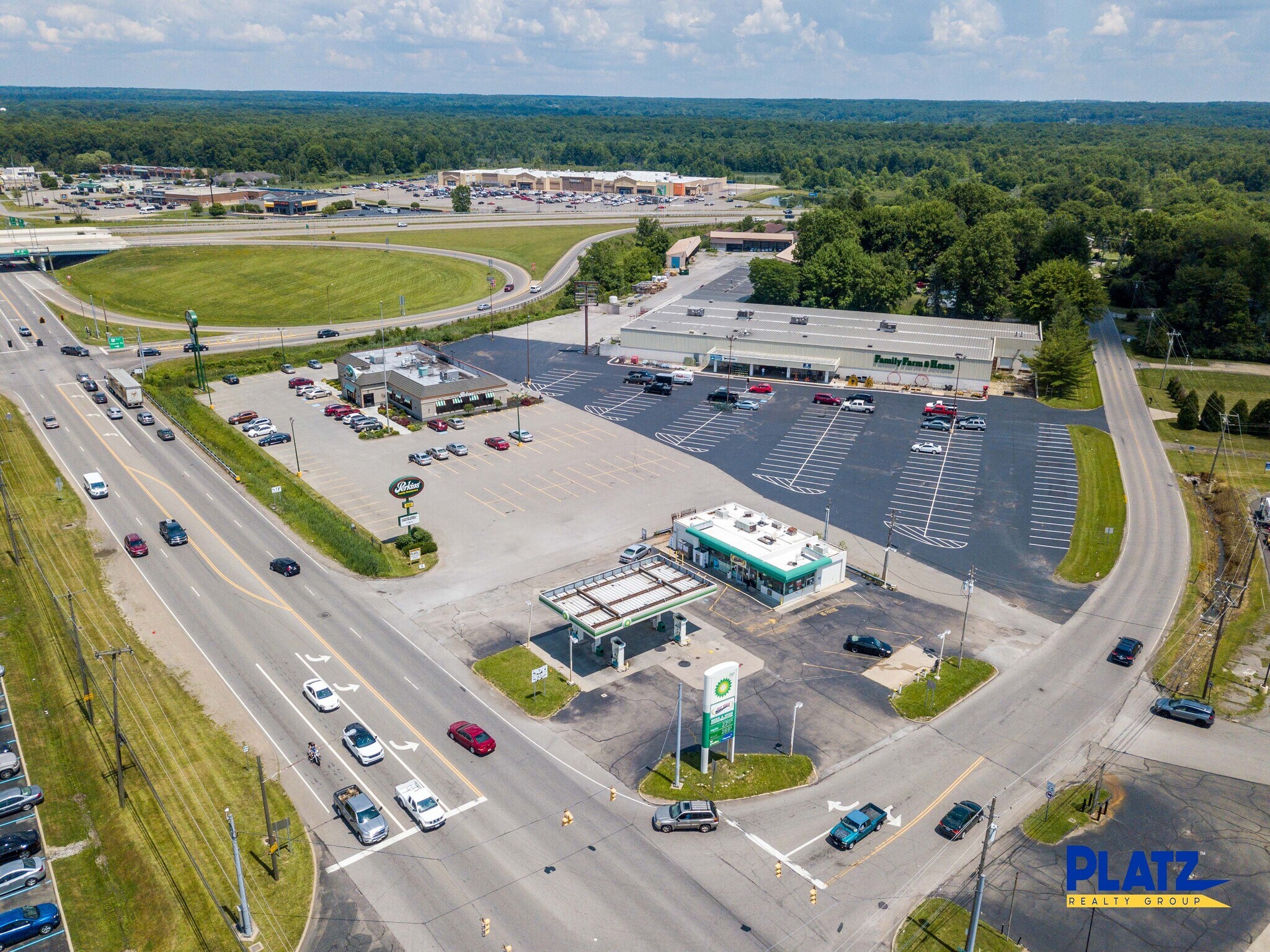 Elm Road Northeast, Warren, OH à vendre Photo principale– Image 1 sur 5
